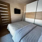 Barn S&s House בית נופש *