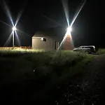 Barn S&s House בית נופש *