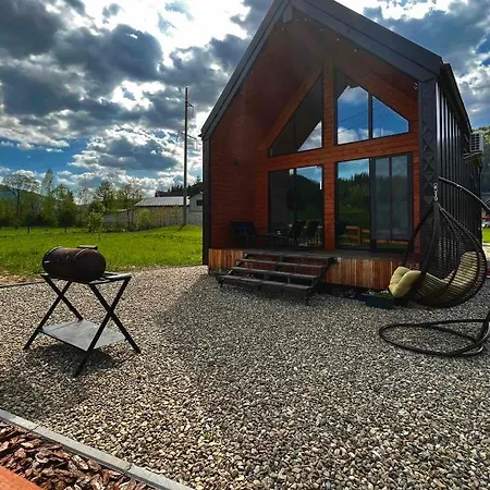 Dom wakacyjny Barn S&s House Mikuliczyn